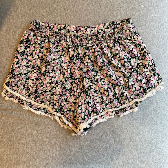 Umgee shorts - Picture 2 of 2